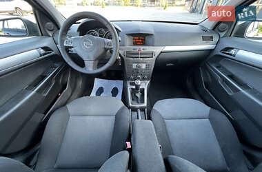 Универсал Opel Astra 2005 в 
