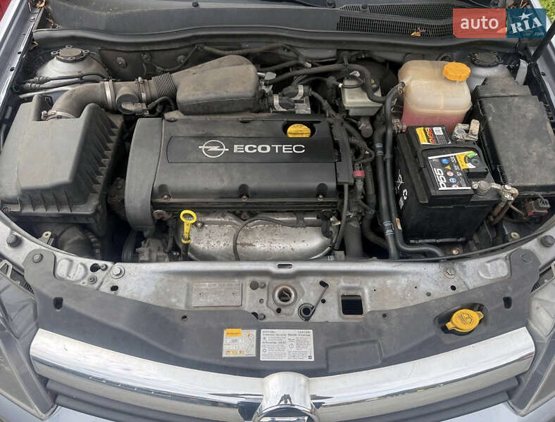 Универсал Opel Astra 2006 в Луцке