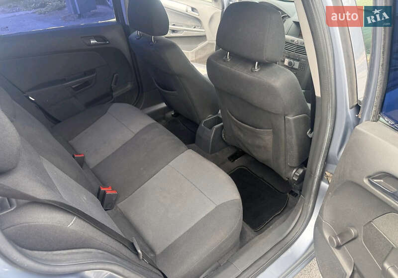 Универсал Opel Astra 2006 в Луцке