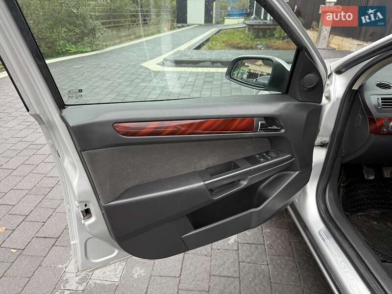 Хэтчбек Opel Astra 2006 в Межгорье