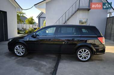 Универсал Opel Astra 2010 в 