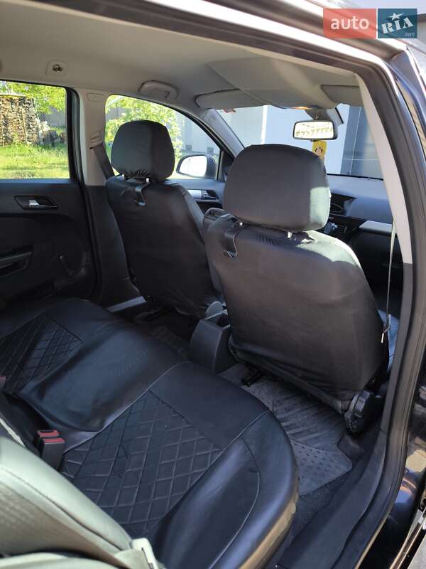 Универсал Opel Astra 2010 в Днепре