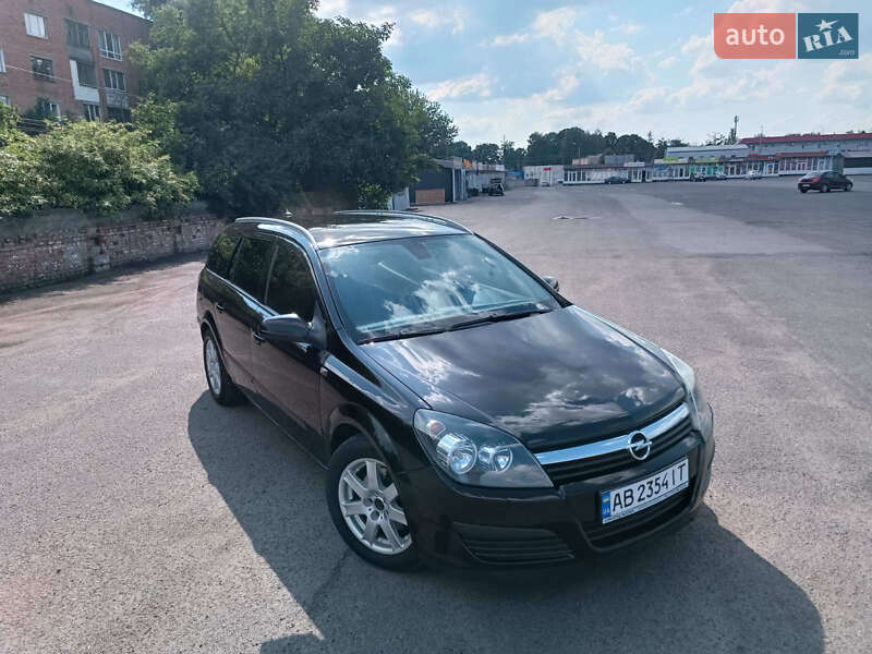 Универсал Opel Astra 2005 в Ямполе