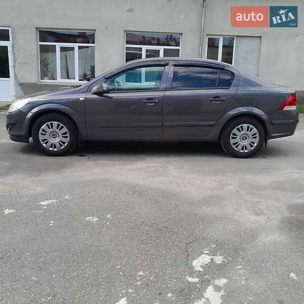 Седан Opel Astra 2008 в Трускавце