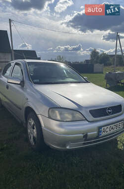 Хэтчбек Opel Astra 2000 в 