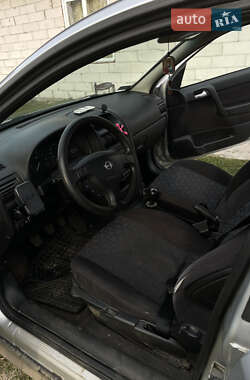 Хэтчбек Opel Astra 2000 в 