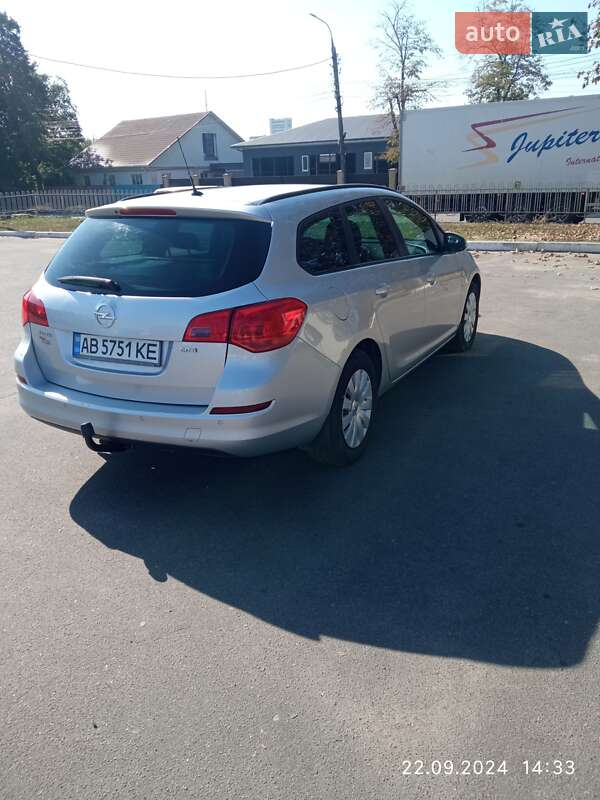 Универсал Opel Astra 2011 в Виннице