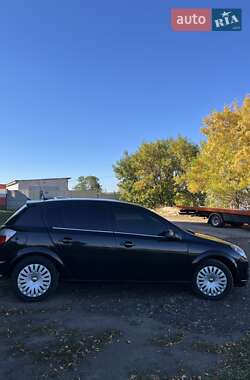 Хэтчбек Opel Astra 2006 в 