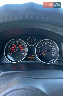 Хэтчбек Opel Astra 2006 в 