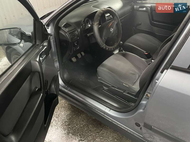 Седан Opel Astra 2007 в Лысянке