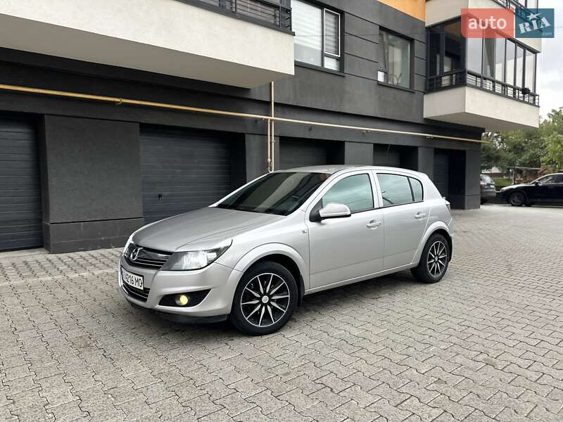 Хэтчбек Opel Astra 2012 в Тернополе