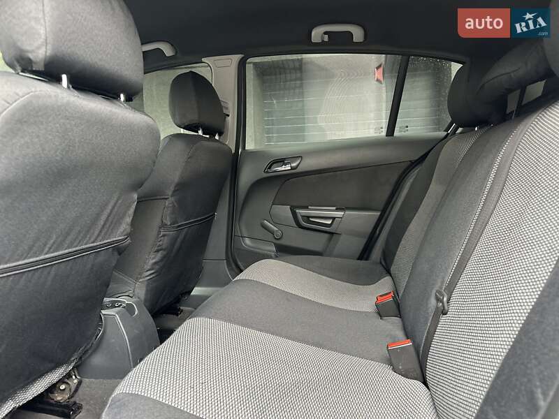 Хэтчбек Opel Astra 2012 в Тернополе