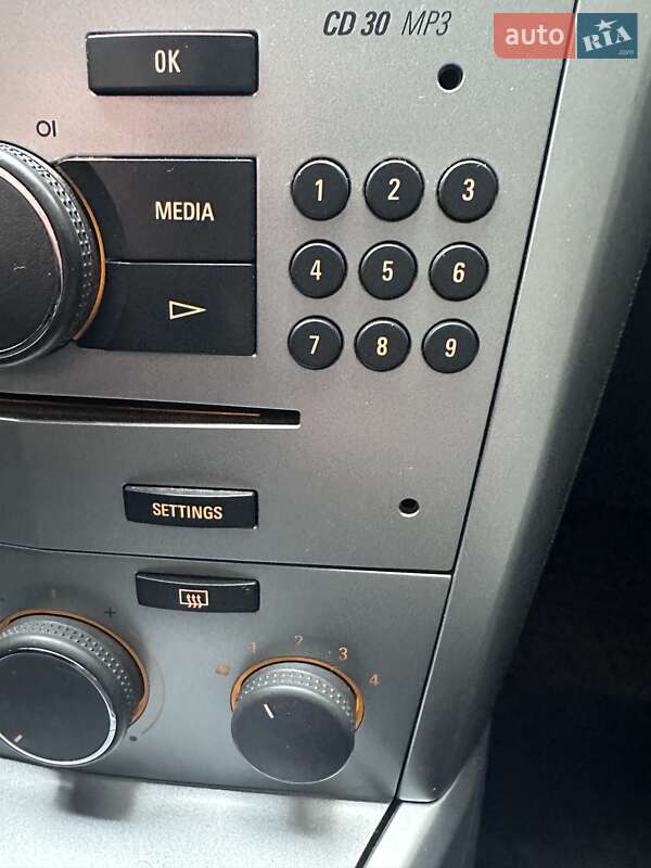 Хэтчбек Opel Astra 2012 в Тернополе