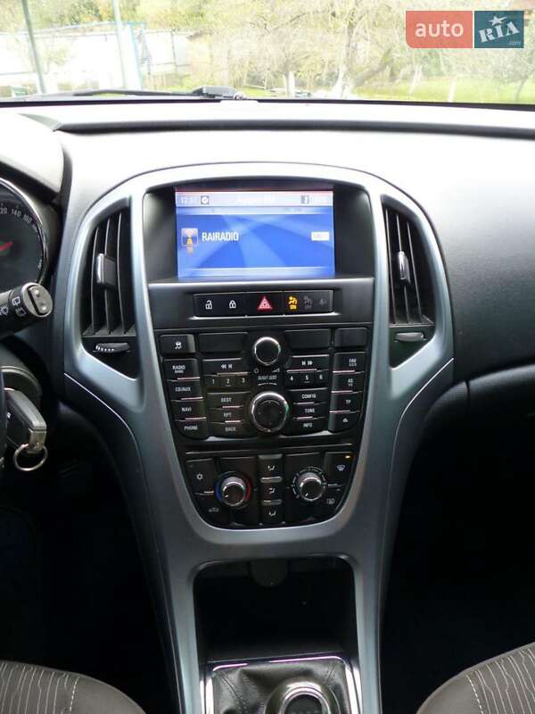 Универсал Opel Astra 2013 в Делятине