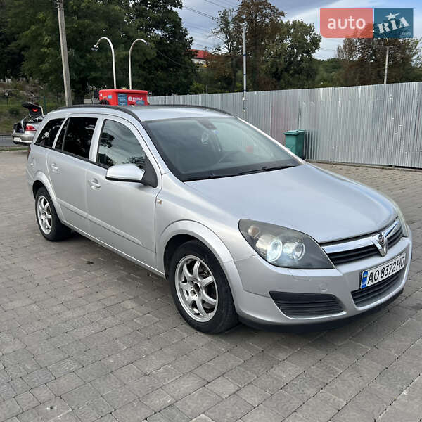 Универсал Opel Astra 2006 в Ужгороде