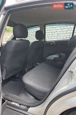 Седан Opel Astra 2006 в 