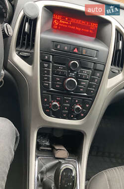 Хэтчбек Opel Astra 2010 в 