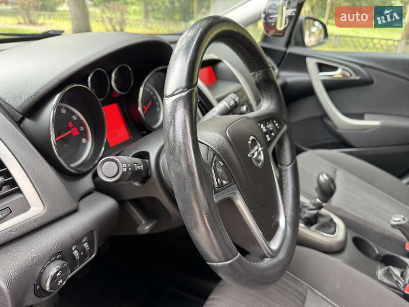 Хэтчбек Opel Astra 2010 в Умани