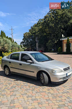 Седан Opel Astra 2006 в 