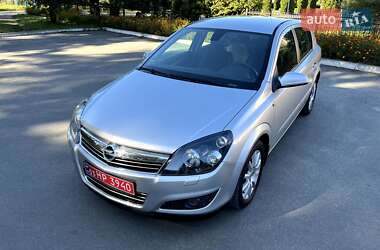 Хэтчбек Opel Astra 2009 в Славуте