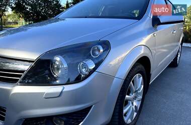 Хэтчбек Opel Astra 2009 в 