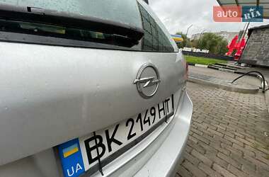 Универсал Opel Astra 2011 в 