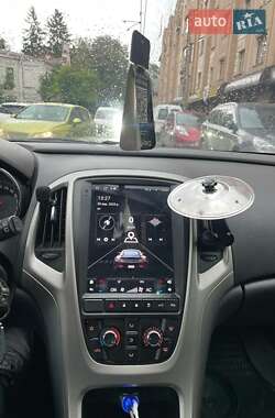 Универсал Opel Astra 2011 в 