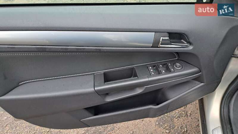 Хэтчбек Opel Astra 2008 в Умани