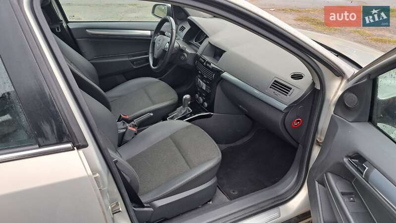 Хэтчбек Opel Astra 2008 в Умани