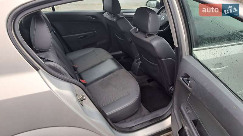 Хэтчбек Opel Astra 2008 в Умани