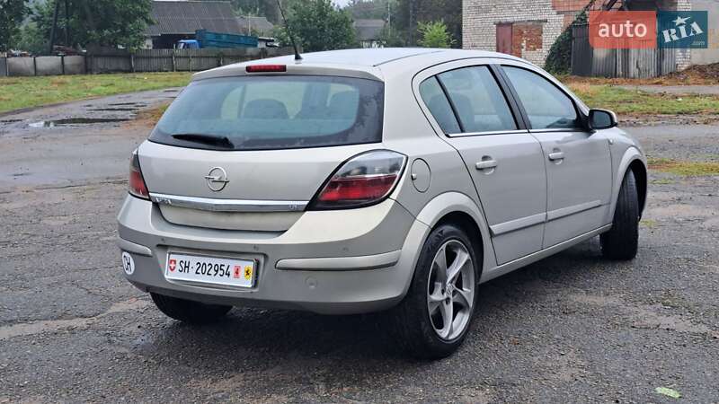 Хэтчбек Opel Astra 2008 в Умани