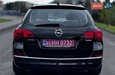 Универсал Opel Astra 2013 в 