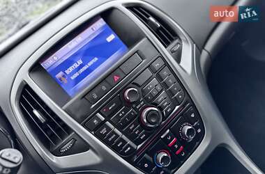 Универсал Opel Astra 2013 в 