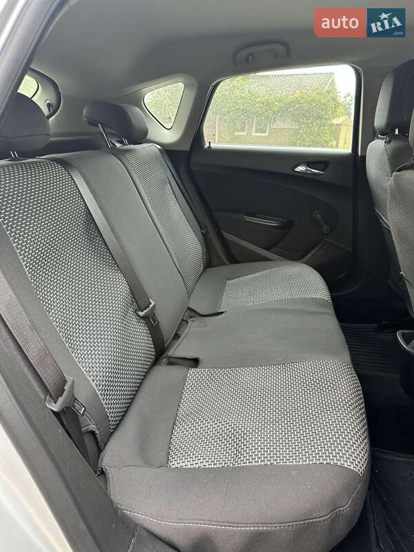 Хэтчбек Opel Astra 2010 в Черновцах