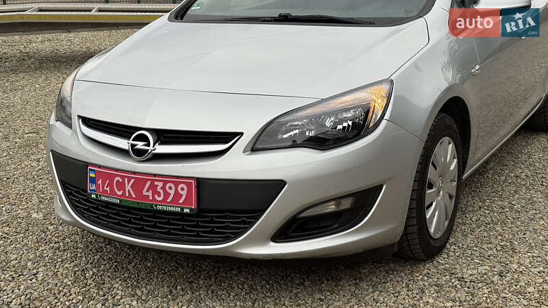 Универсал Opel Astra 2015 в Калуше