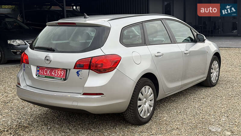 Универсал Opel Astra 2015 в Калуше