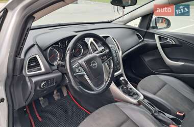 Универсал Opel Astra 2012 в 