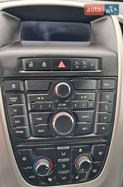 Универсал Opel Astra 2012 в 