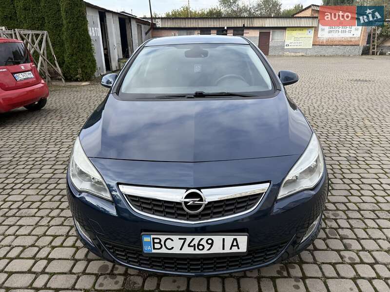 Хэтчбек Opel Astra 2010 в Шептицькому