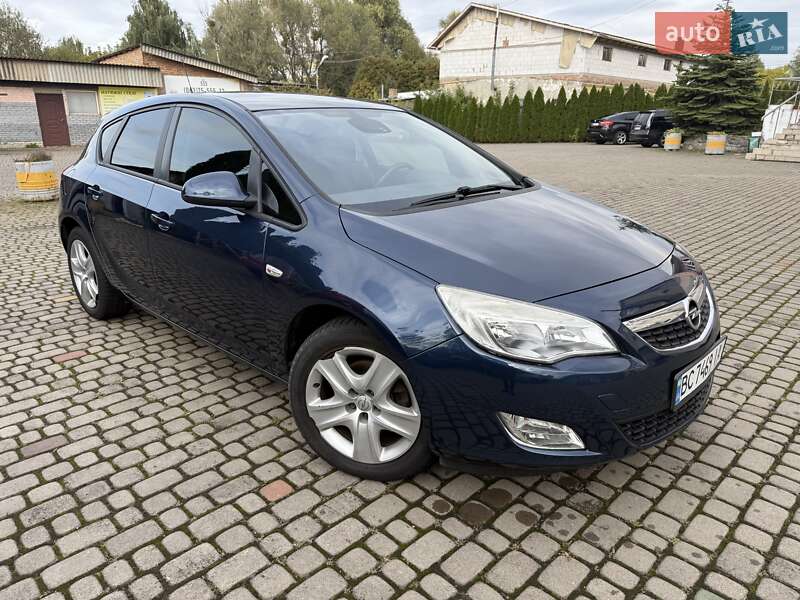 Хэтчбек Opel Astra 2010 в Шептицькому