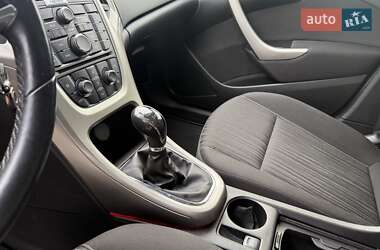 Хэтчбек Opel Astra 2010 в 