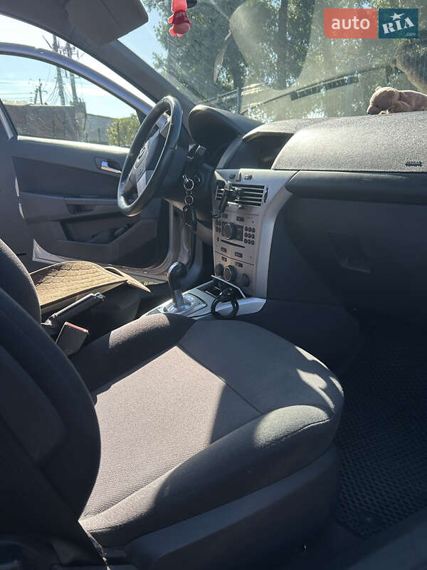 Хетчбек Opel Astra 2012 в Борисполі