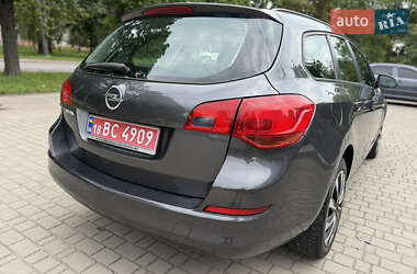 Универсал Opel Astra 2011 в 