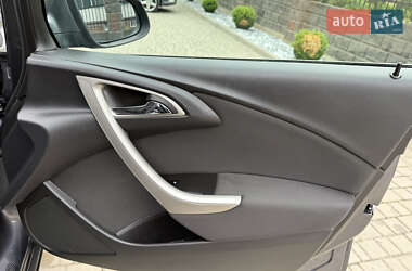 Универсал Opel Astra 2011 в 
