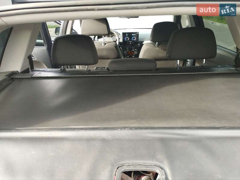 Универсал Opel Astra 2010 в Днепре