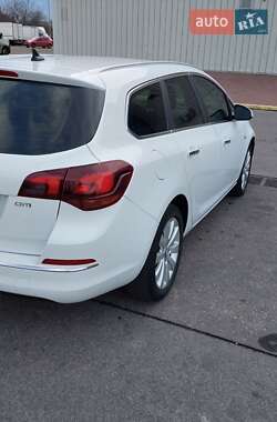 Универсал Opel Astra 2013 в 