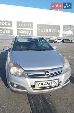Седан Opel Astra 2011 в 