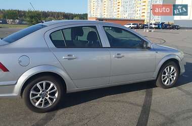 Седан Opel Astra 2011 в 