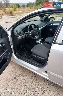 Универсал Opel Astra 2009 в 
