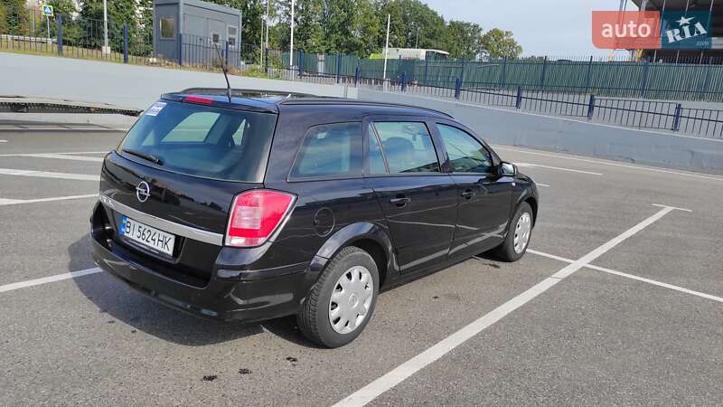 Универсал Opel Astra 2008 в Полтаве